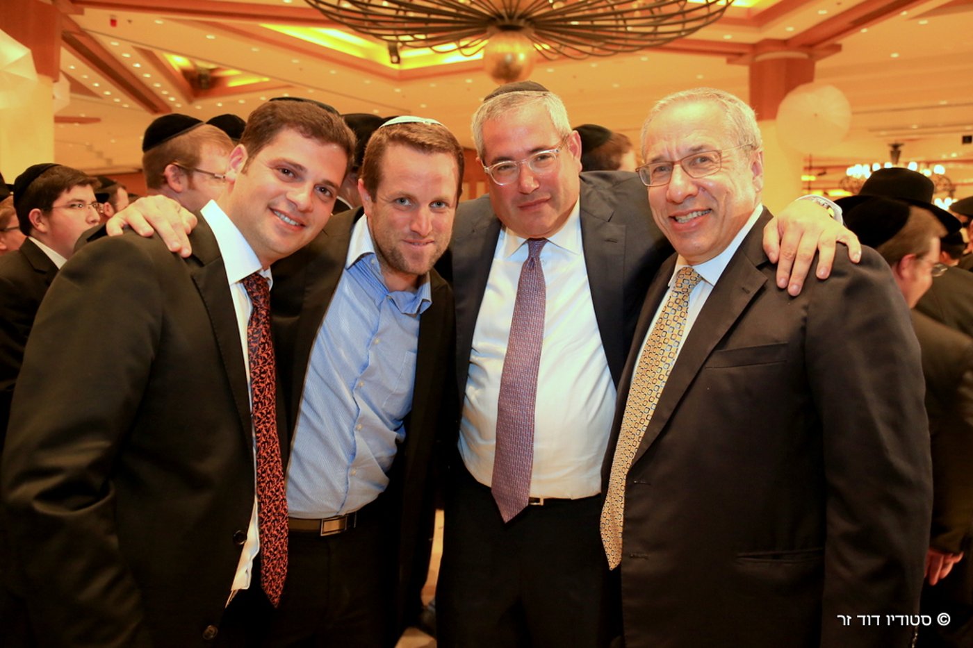 גלריה: חתונת בנו של הרב מנחם שוורץ עם בתו של הרב בנימין פישר