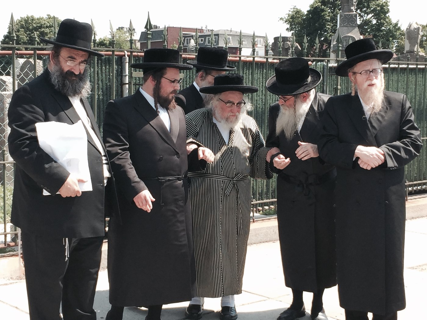 תיעוד: פולמוס הכהנים בבורו פארק