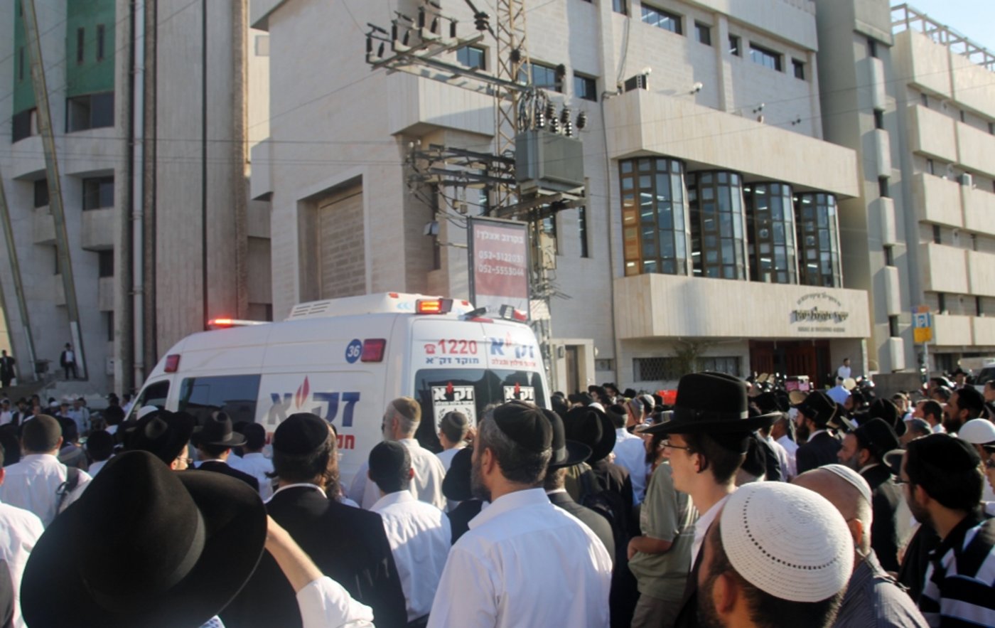 תיעוד: המונים ליוו את ה"בבא ליאון" למנוחות
