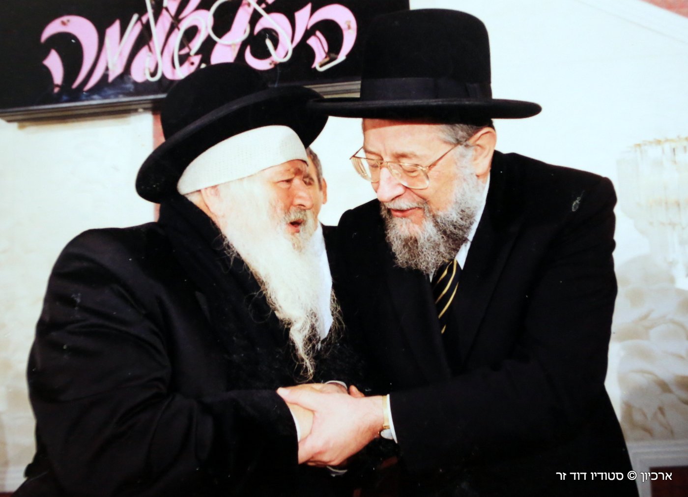 בבא ליאון זצ"ל עם גדולי ישראל • תמונות חייו