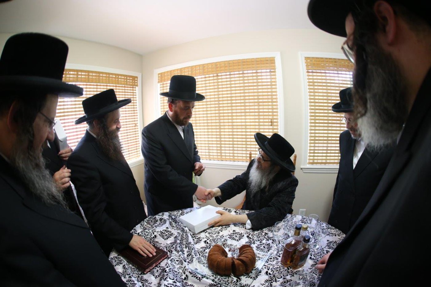 בסאטמר ערכו מסיבה לנגדים שתרמו למחנה הקיץ תמונות