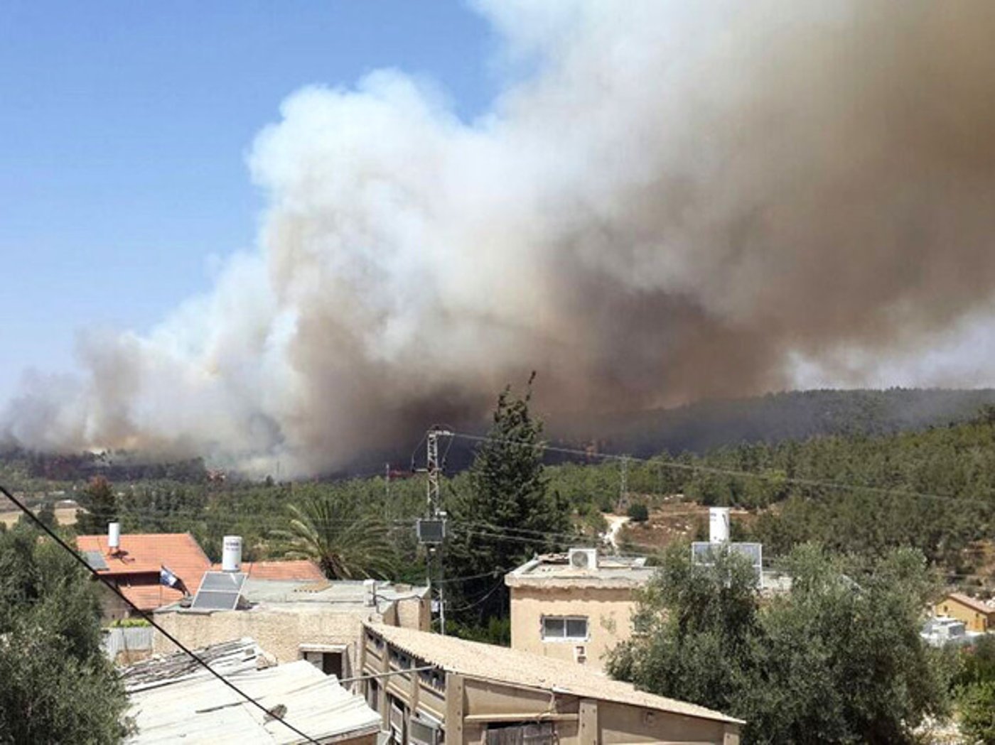 שידור חי: שריפת ענק באזור בית שמש; נערכים לפינוי ישובים
