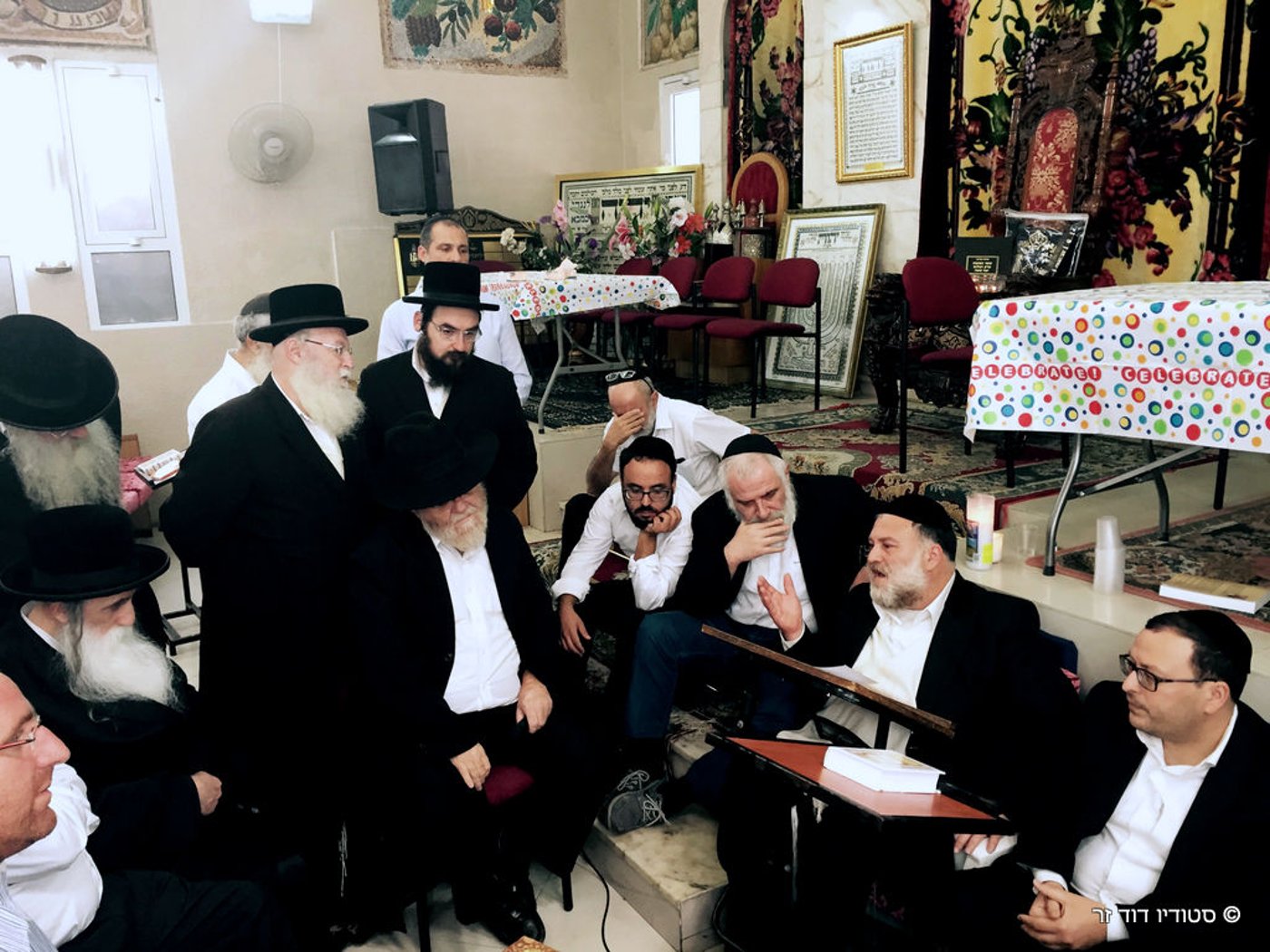 תיעוד: מנחמים את משפחתו של 'בבא ליאון'