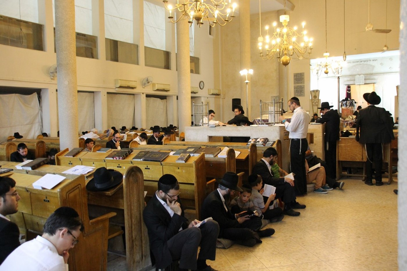 ליל תשעה באב בשיכון ה' בבני ברק • גלריה