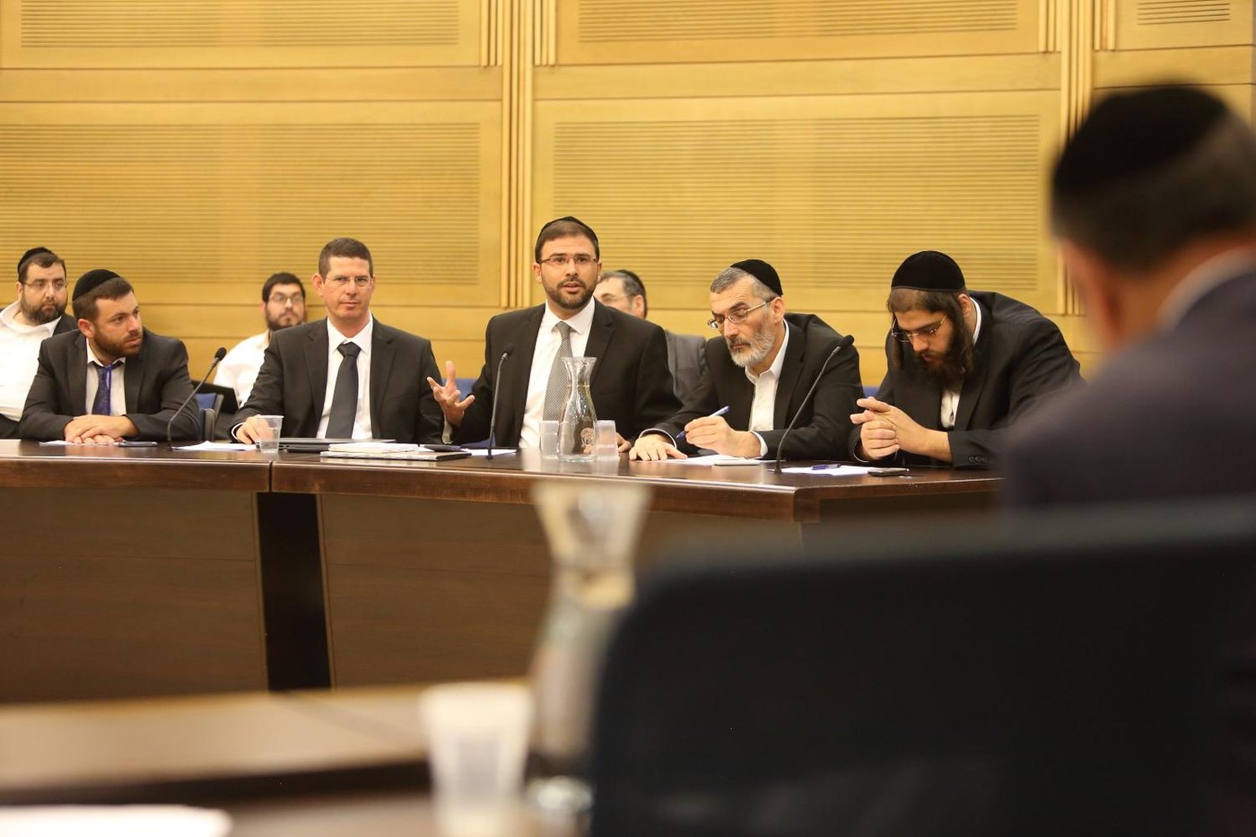 משרד החינוך בוועדת החינוך: האפליה באלעד תטופל ביד קשה