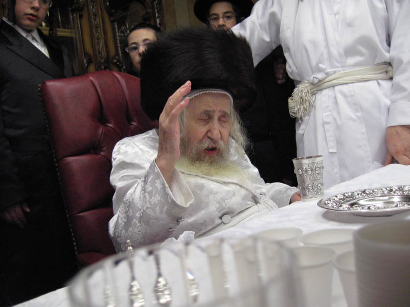 תיעוד: תמונות מחייו של זקן האדמו"רים זצ"ל