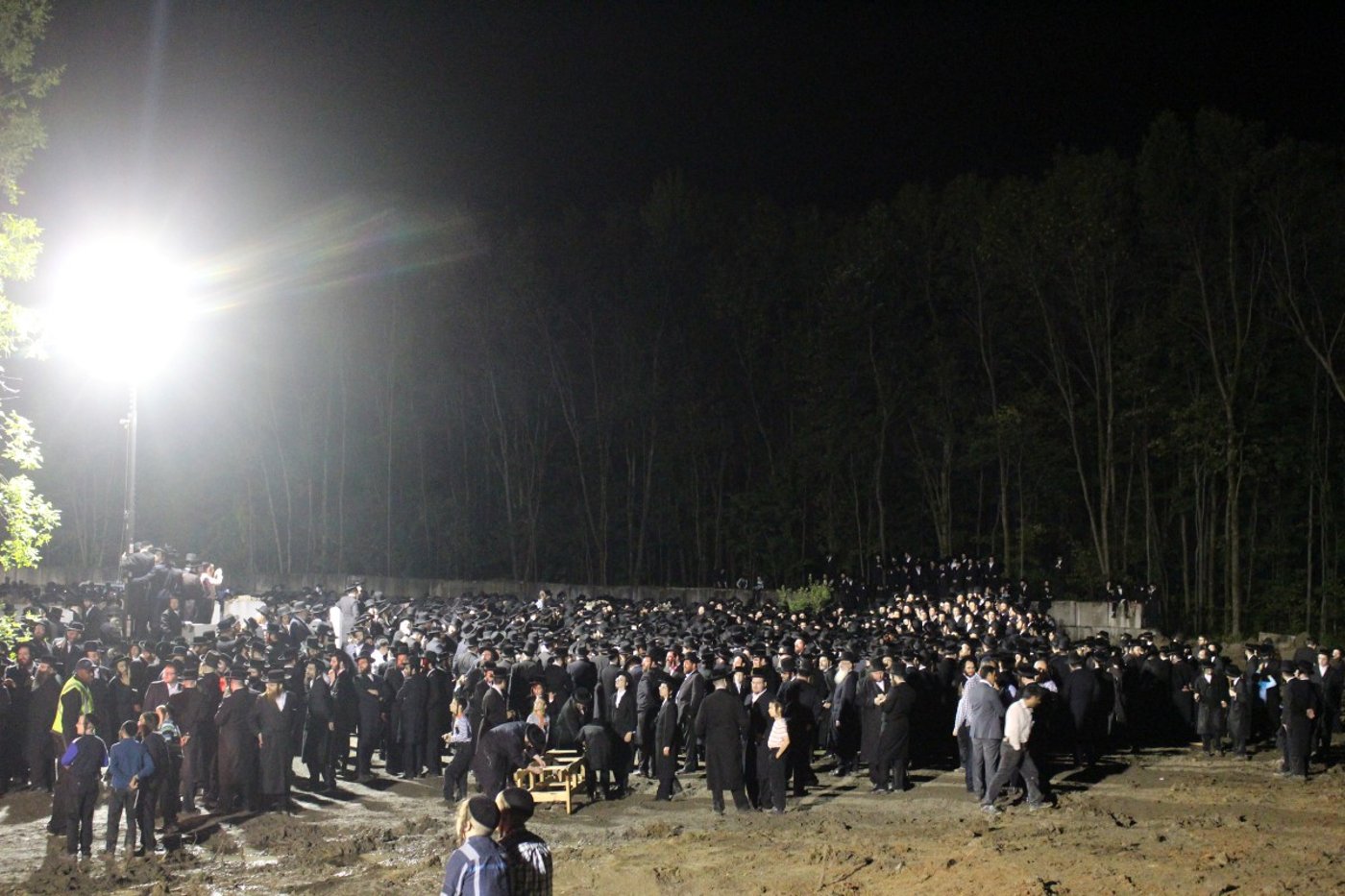 תיעוד ענק: הלוויית הרבי מטאהש זצ"ל