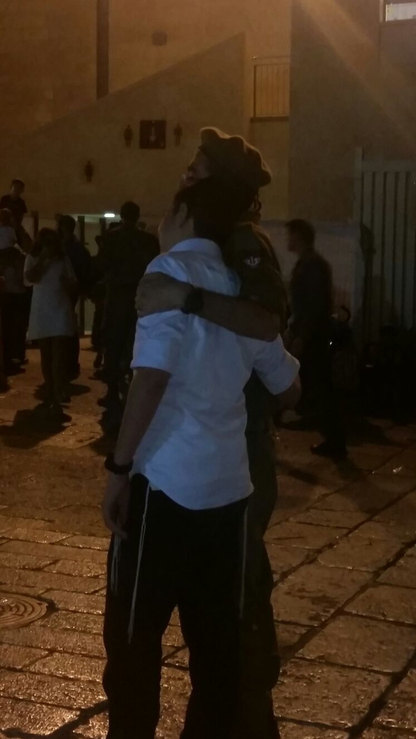 צפו: החיילים החרדים הצהירו אמונים בכותל המערבי