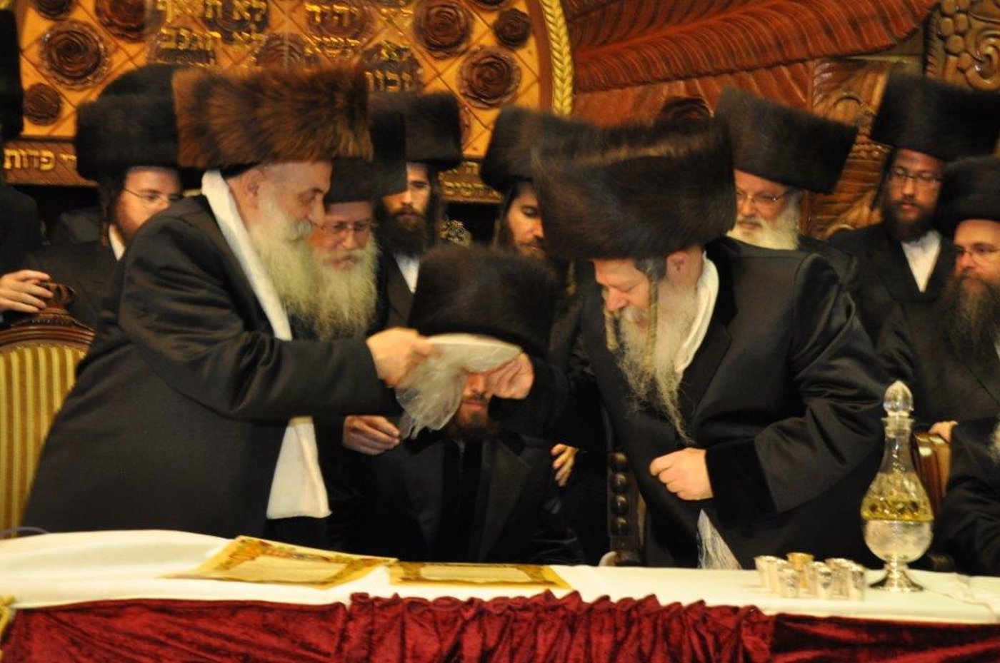 שמחת נישואי בן האדמו"ר מפרמישלאן עם בת האדמו"ר מבוטושאן • גלריה