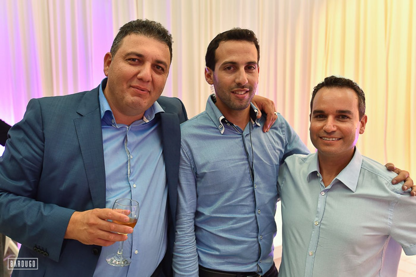 גלריה מרהיבה: ספרי תורה הוכנסו לבית הכנסת הגדול