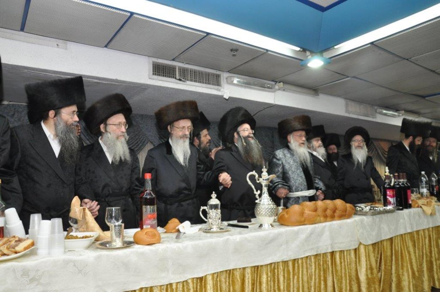 שמחת נישואי נכדת הגר"ח וואזנר עם נכד הרביח מנדבורנה חיפה • גלריה