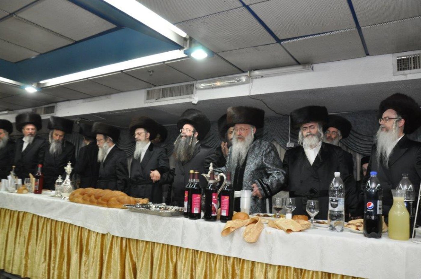 שמחת נישואי נכדת הגר"ח וואזנר עם נכד הרביח מנדבורנה חיפה • גלריה