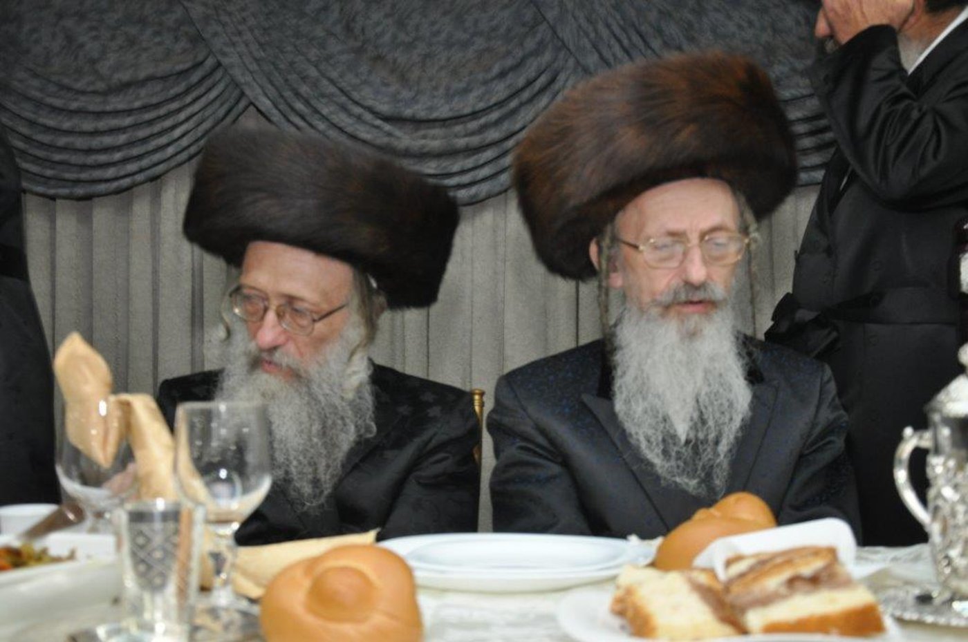 שמחת נישואי נכדת הגר"ח וואזנר עם נכד הרביח מנדבורנה חיפה • גלריה