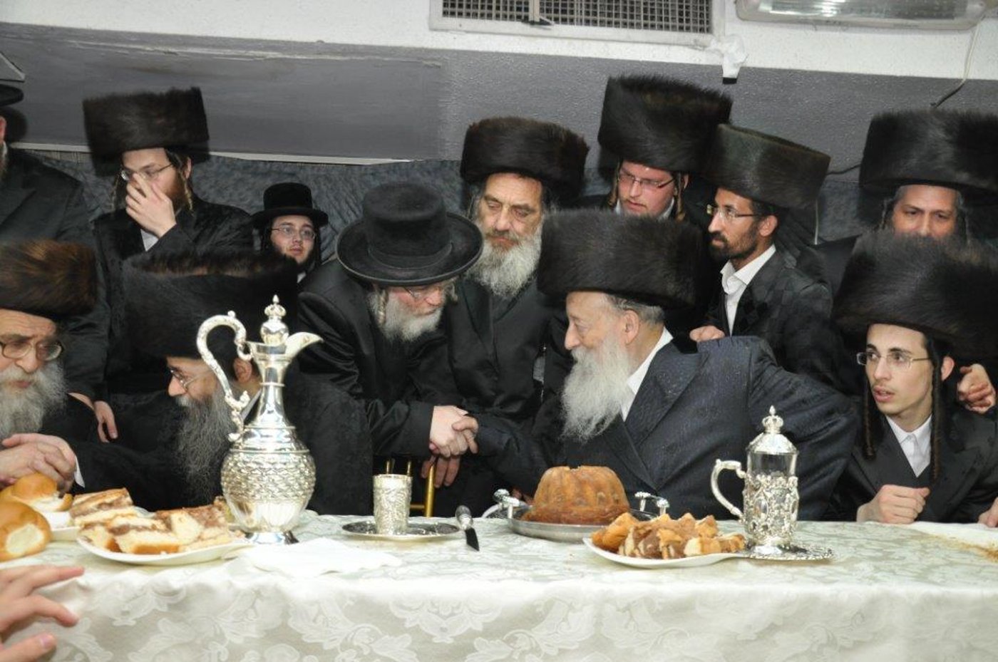 שמחת נישואי נכדת הגר"ח וואזנר עם נכד הרביח מנדבורנה חיפה • גלריה