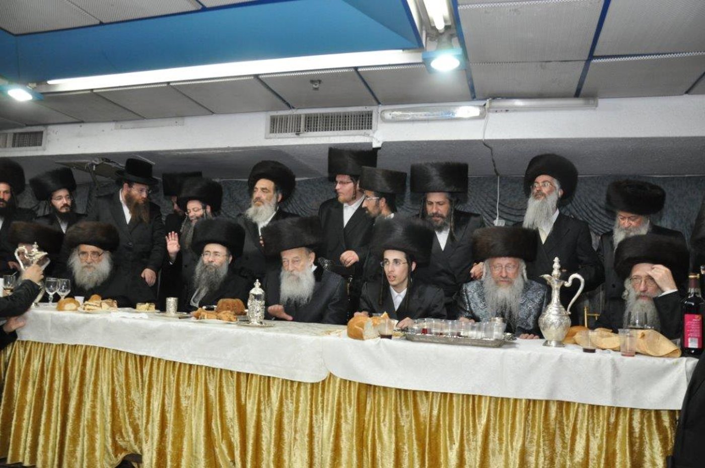 שמחת נישואי נכדת הגר"ח וואזנר עם נכד הרביח מנדבורנה חיפה • גלריה