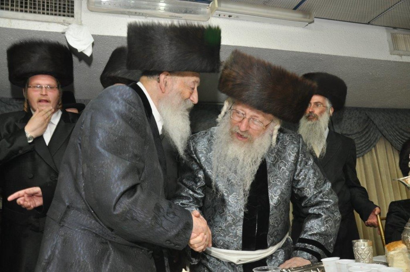 שמחת נישואי נכדת הגר"ח וואזנר עם נכד הרביח מנדבורנה חיפה • גלריה