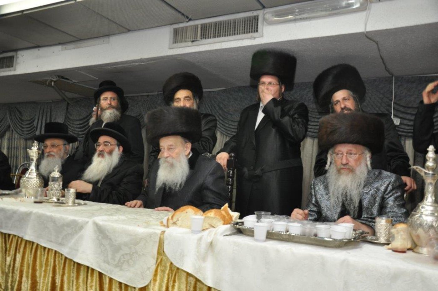 שמחת נישואי נכדת הגר"ח וואזנר עם נכד הרביח מנדבורנה חיפה • גלריה