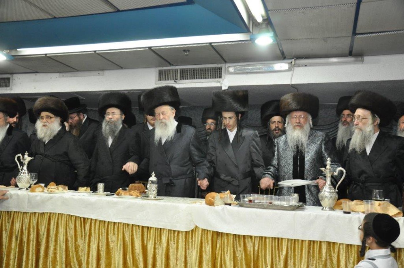 שמחת נישואי נכדת הגר"ח וואזנר עם נכד הרביח מנדבורנה חיפה • גלריה