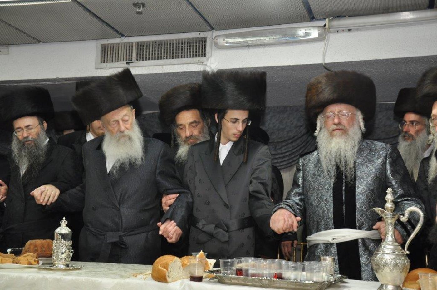 שמחת נישואי נכדת הגר"ח וואזנר עם נכד הרביח מנדבורנה חיפה • גלריה