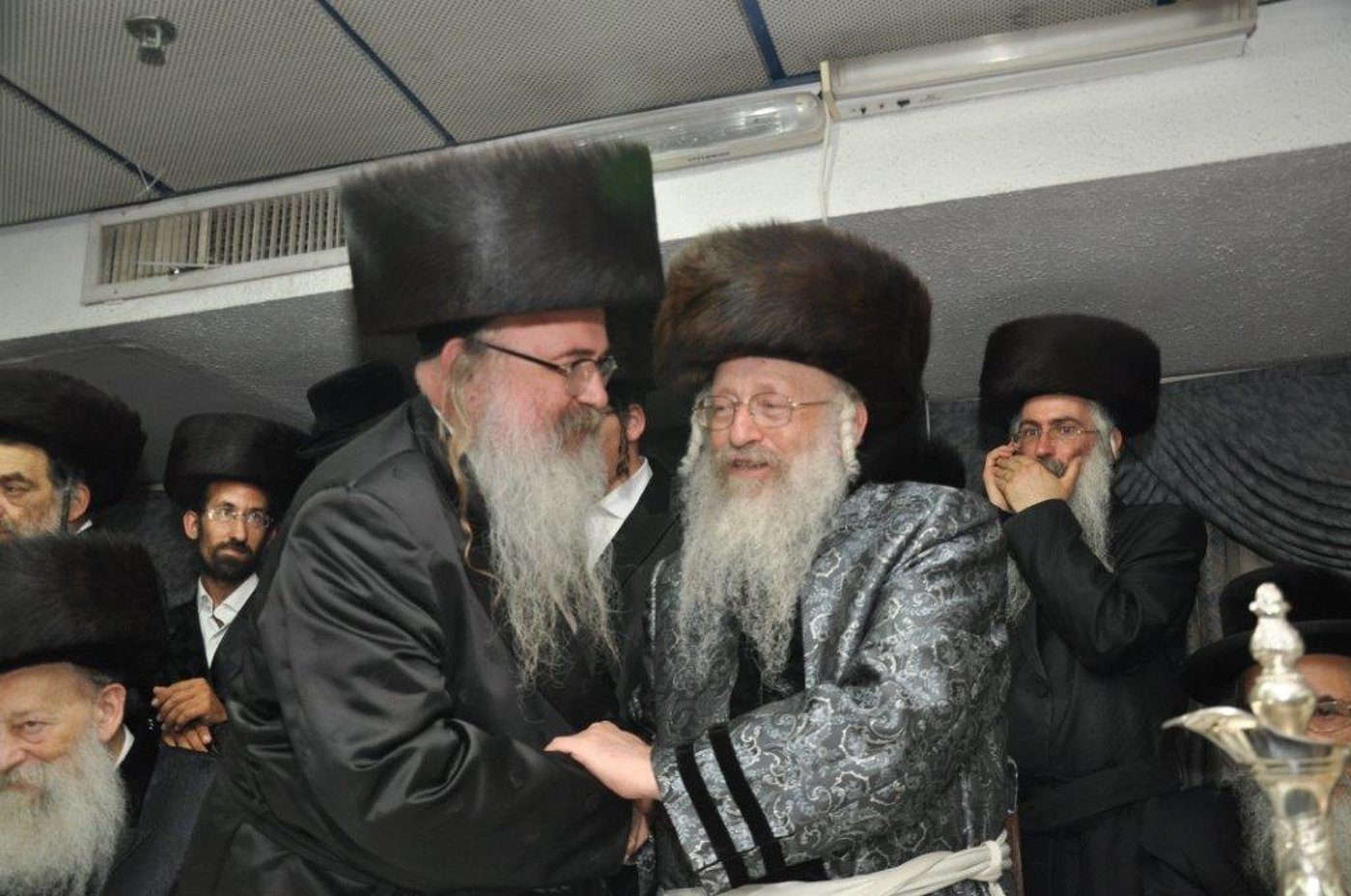 שמחת נישואי נכדת הגר"ח וואזנר עם נכד הרביח מנדבורנה חיפה • גלריה