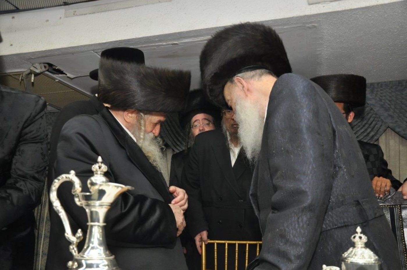 שמחת נישואי נכדת הגר"ח וואזנר עם נכד הרביח מנדבורנה חיפה • גלריה