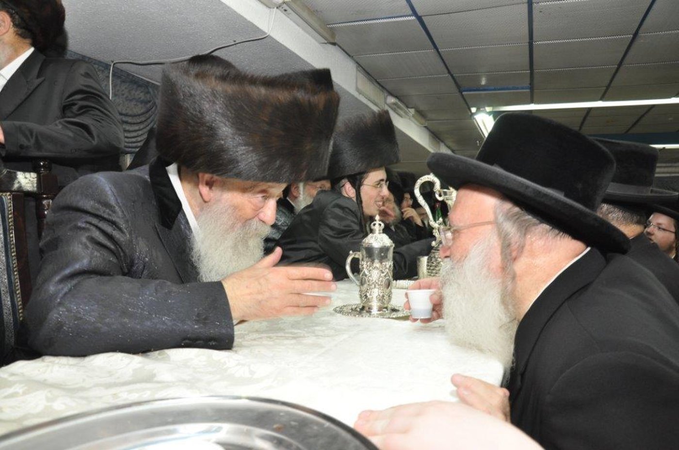שמחת נישואי נכדת הגר"ח וואזנר עם נכד הרביח מנדבורנה חיפה • גלריה