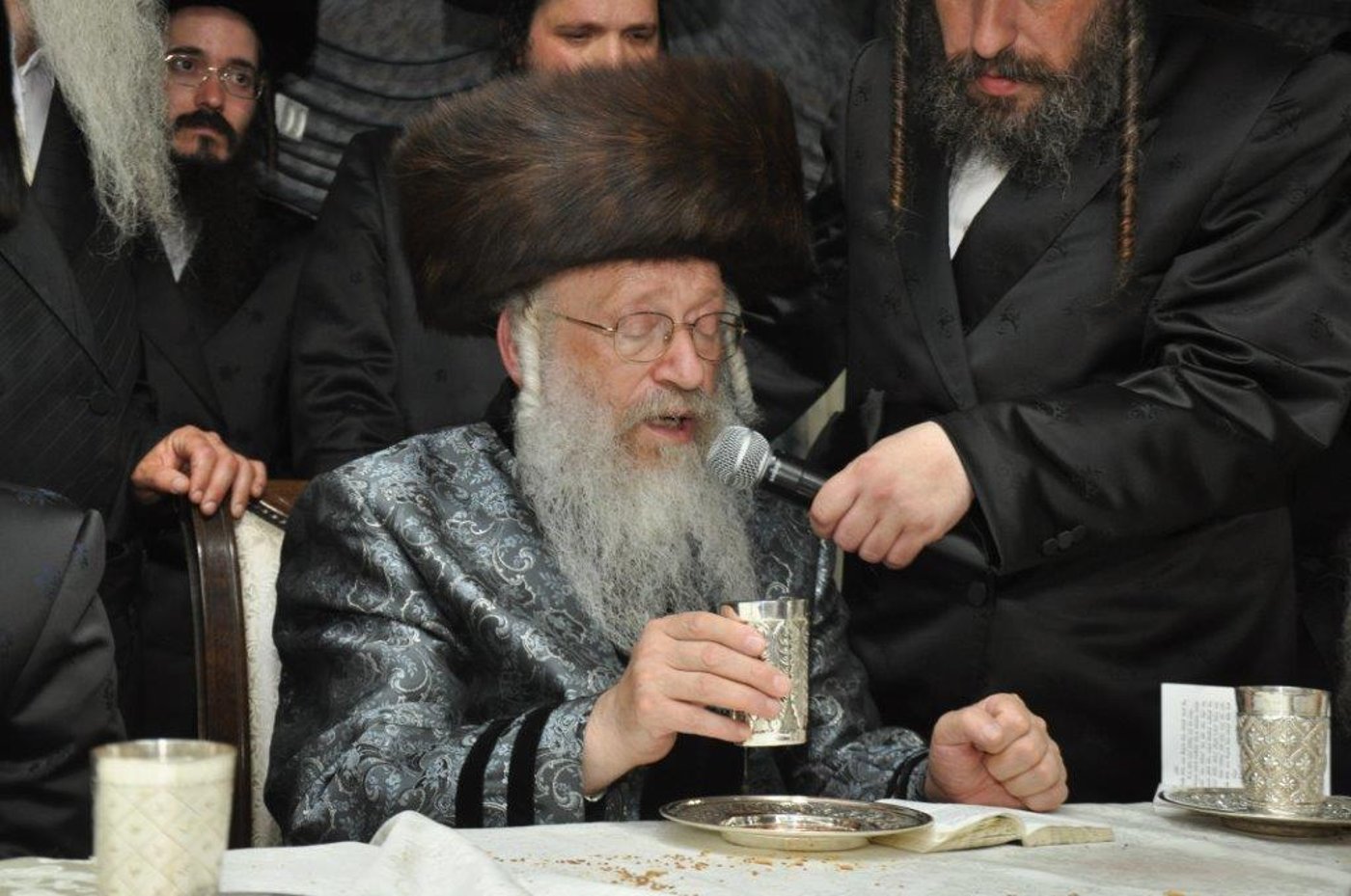 שמחת נישואי נכדת הגר"ח וואזנר עם נכד הרביח מנדבורנה חיפה • גלריה