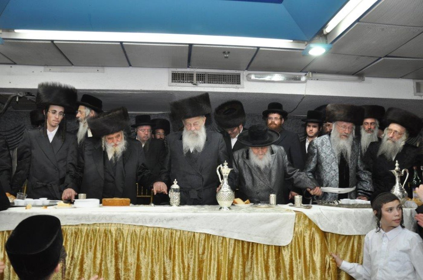 שמחת נישואי נכדת הגר"ח וואזנר עם נכד הרביח מנדבורנה חיפה • גלריה