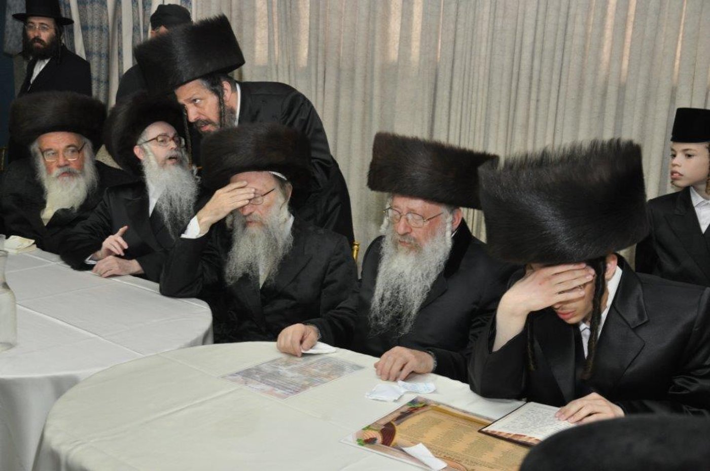 שמחת נישואי נכדת הגר"ח וואזנר עם נכד הרביח מנדבורנה חיפה • גלריה