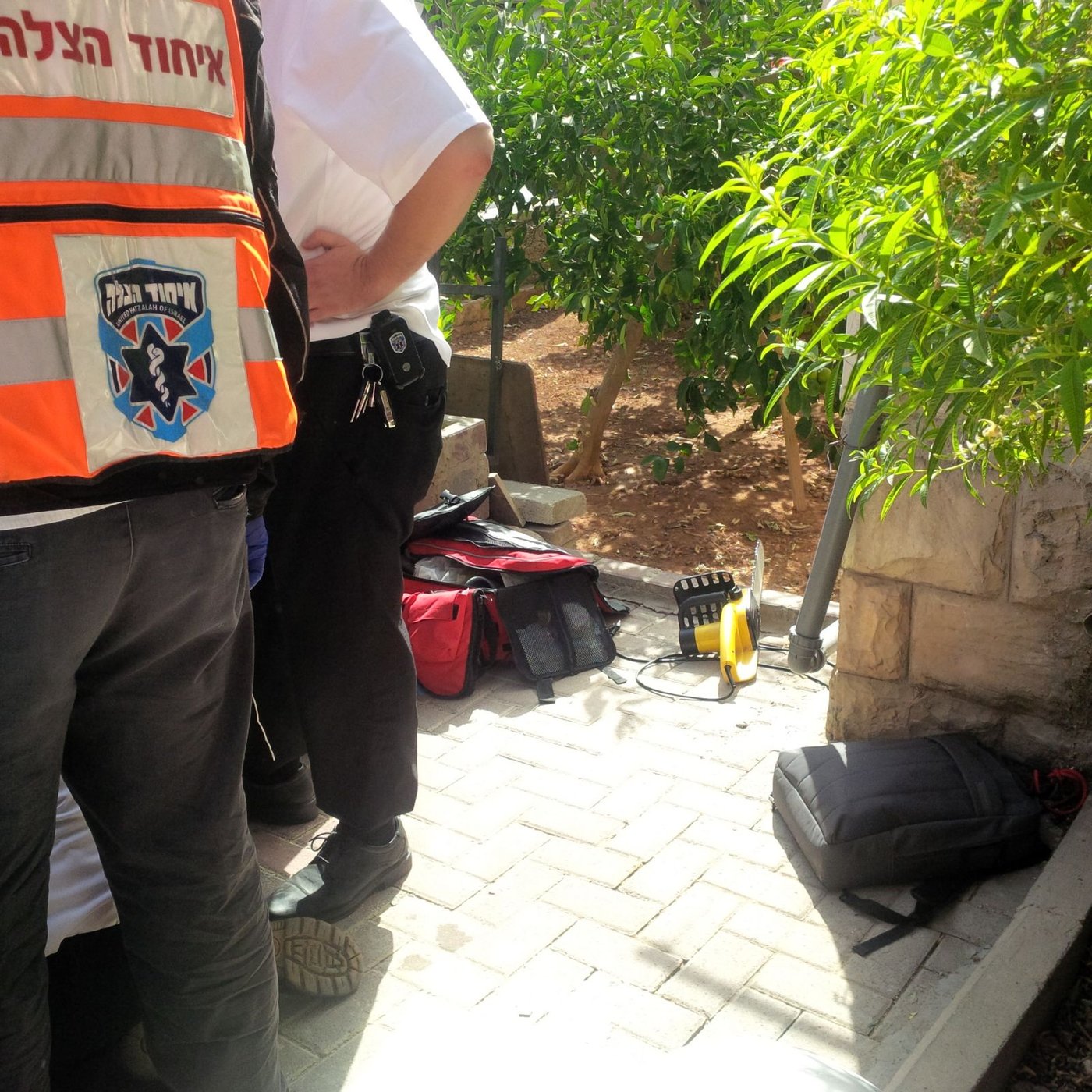 חרדי התחשמל במהלך בניית סוכה בירושלים; מצבו קשה