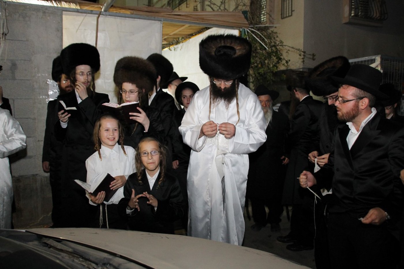 אדמו"רי בני ברק במוצאי יום כיפור • גלריה