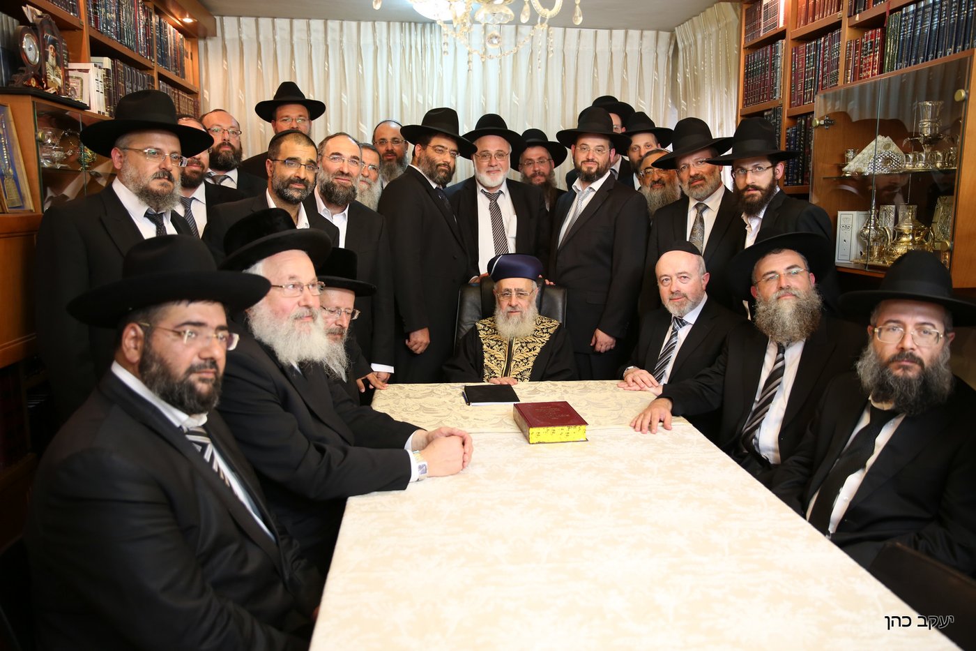 הראשל"צ הגר"י יוסף והדיינים הנבחרים