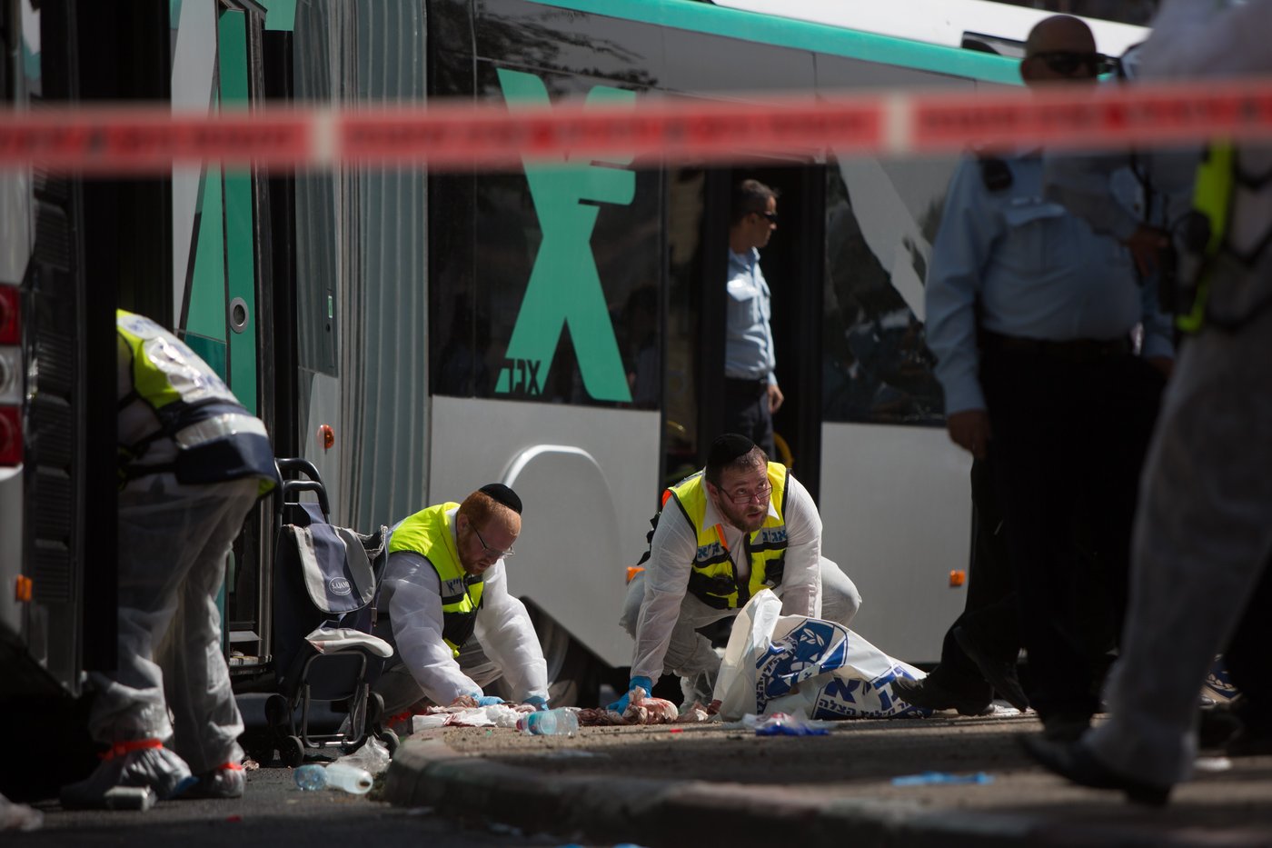 תיעוד מדמם: זירות פיגועי הטרור הרצחניים בירושלים וברעננה