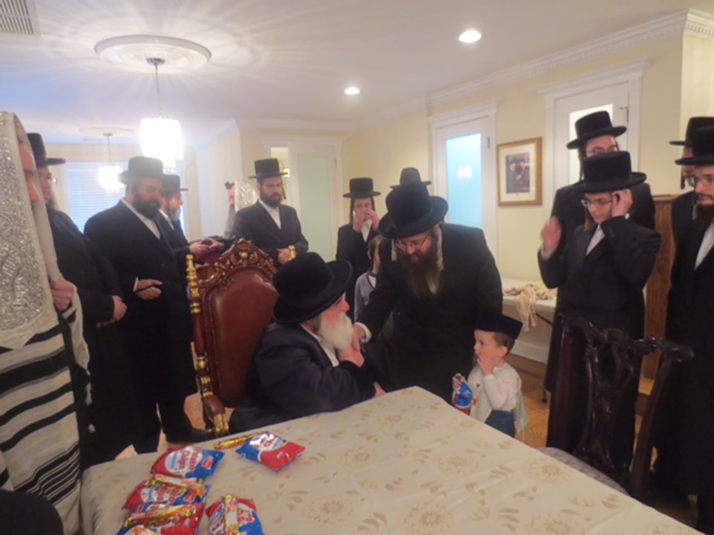 תיעוד: האדמו"ר מויז'ניץ במסע חיזוק בארה"ב