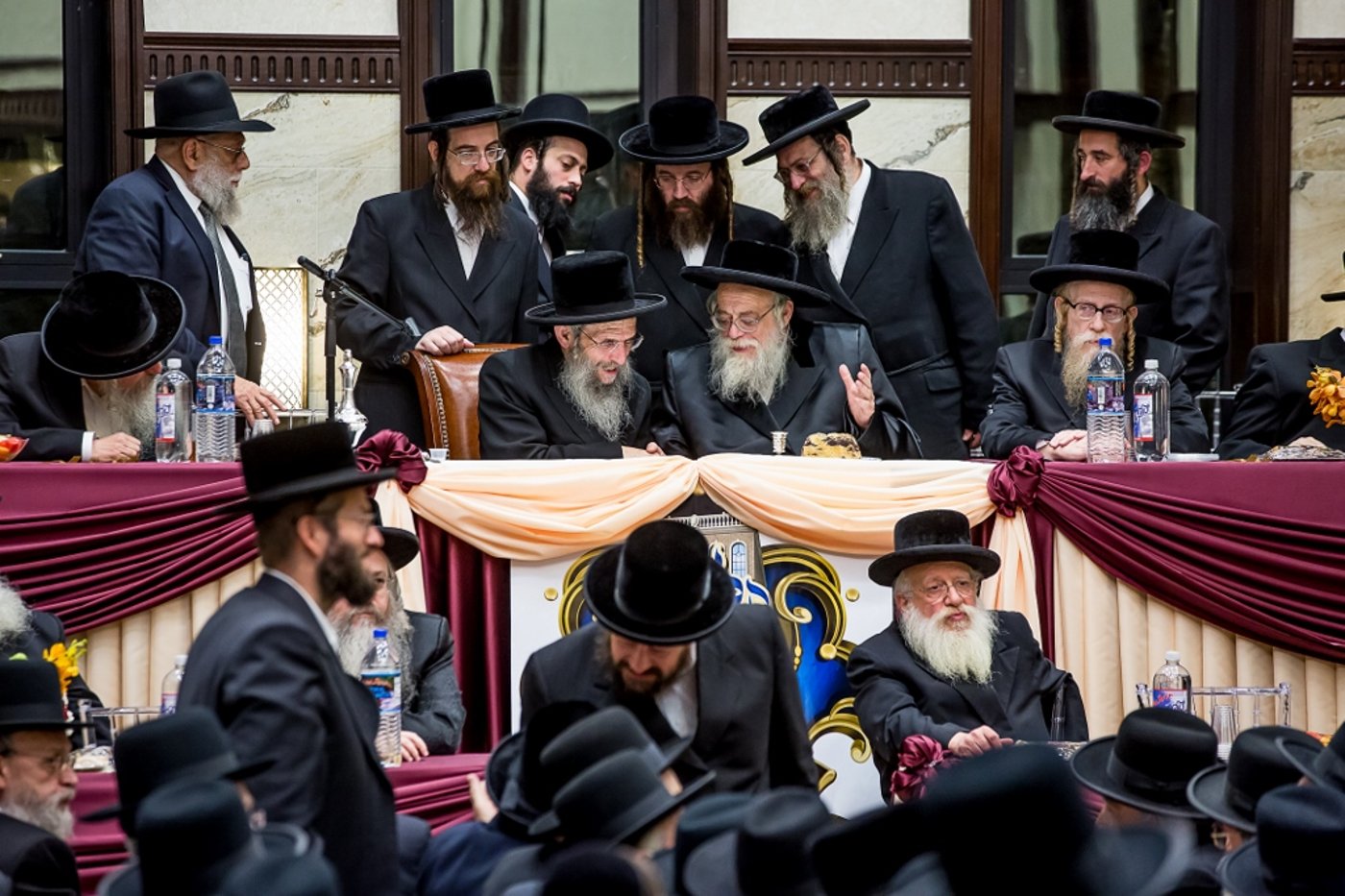 גלריה: הכנסת ספר תורה לבית המדרש של סלאנים בבורו פארק