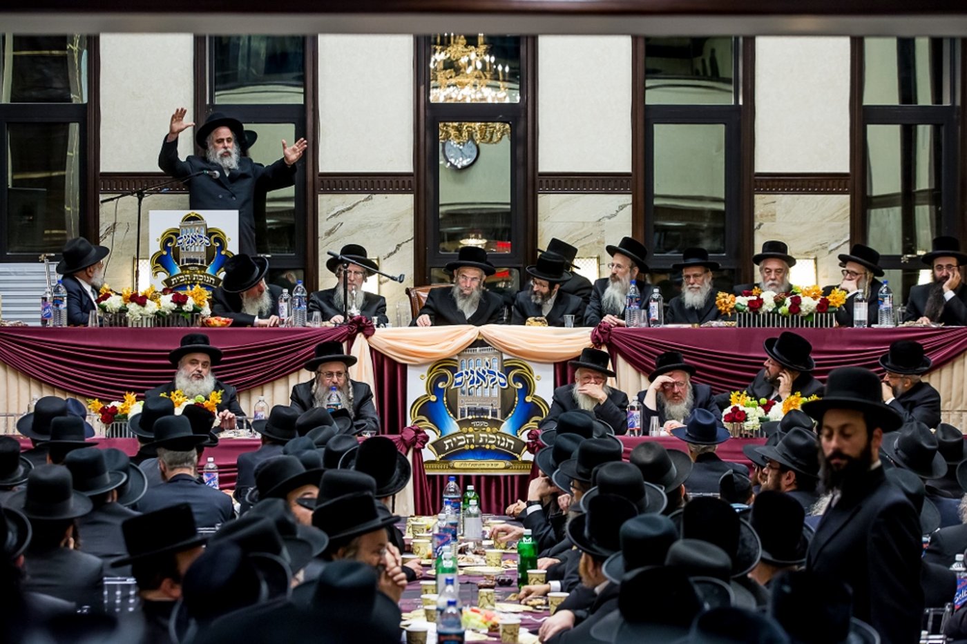 גלריה: הכנסת ספר תורה לבית המדרש של סלאנים בבורו פארק