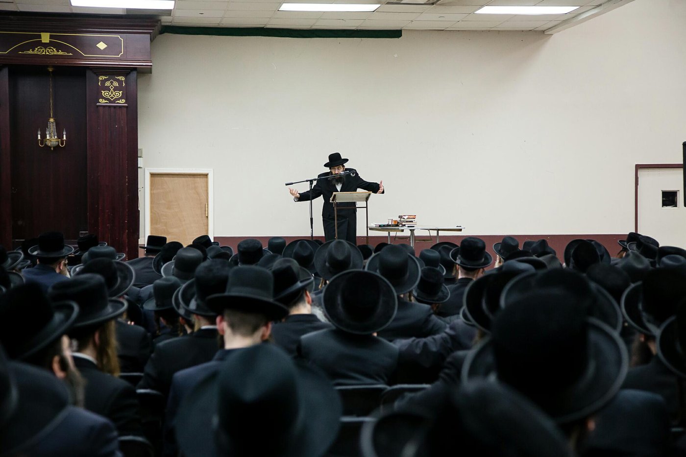 המשפיע רבי צבי מאיר זילברברג נגד פגעי הטכנולוגיה. צפו
