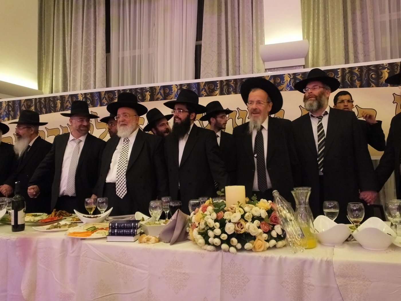 גלריה: חתונת בנו של הגאון רבי אליהו אבא שאול