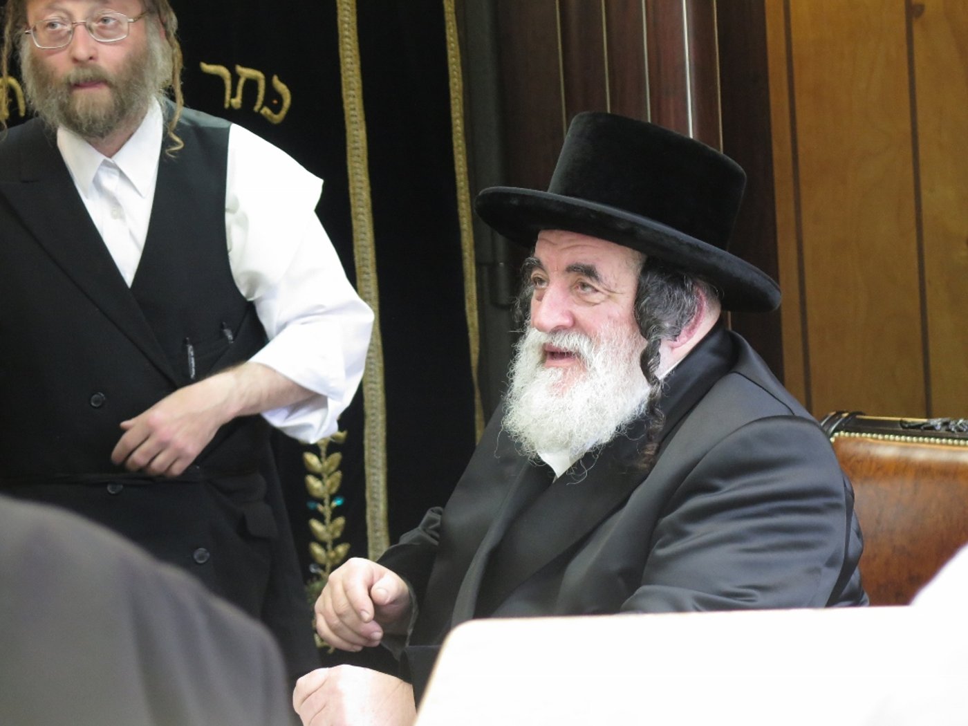 האדמו"ר מויז'ניץ ביקר במוסדות החסידות בניו יורק. צפו בגלרית ענק