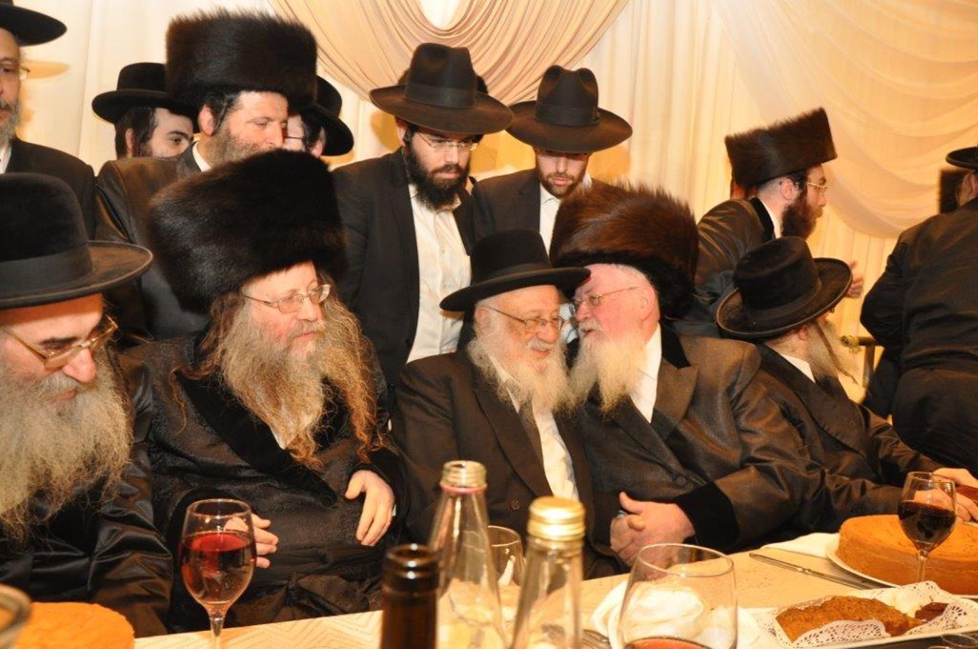 שמחת נישואי נכדת הרבי ממודז'יץ זצ"ל. צפו בגלריה