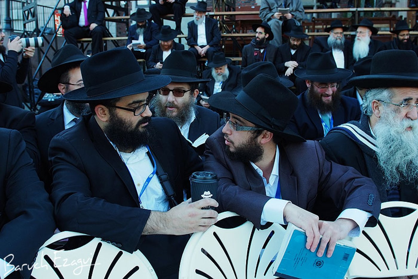 גלרית ענק: התמונה הקבוצתית המסורתית של שלוחי חב"ד