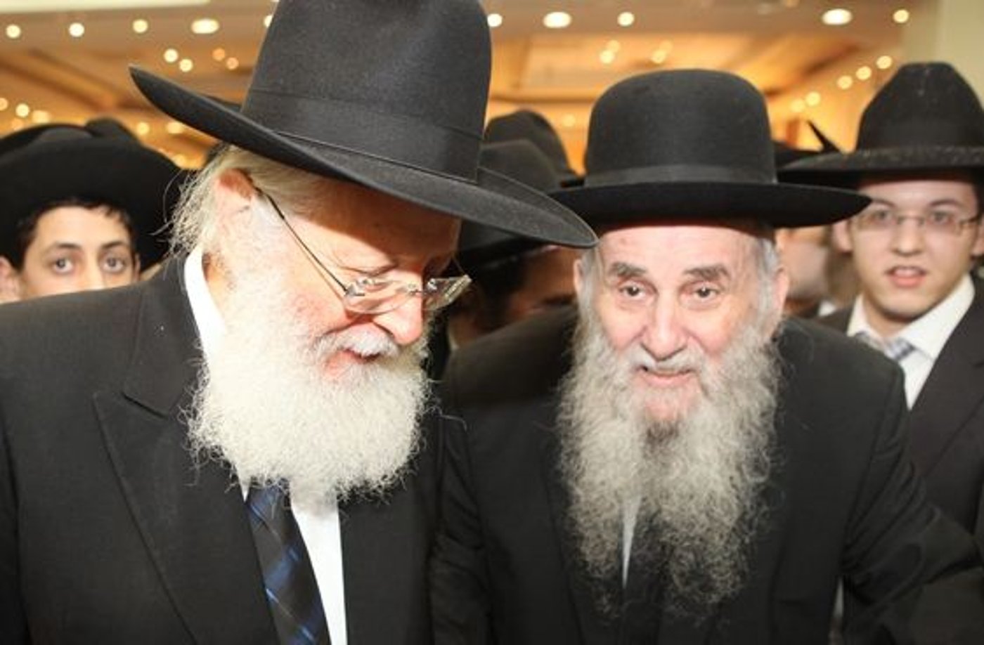 הגרד"צ זצ"ל ומנחם כרמל
