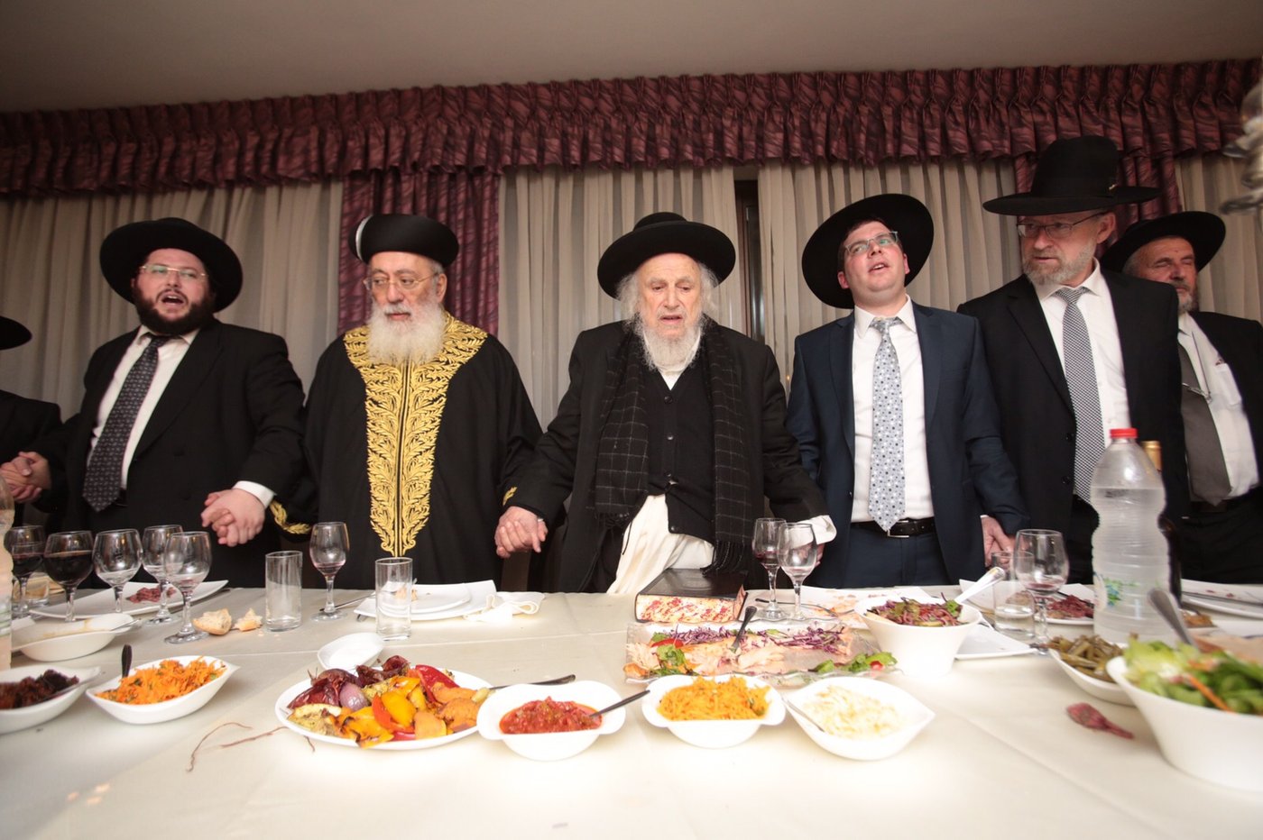 הגר"ש אוירבך והגר"ש עמאר בשבע ברכות • תמונות