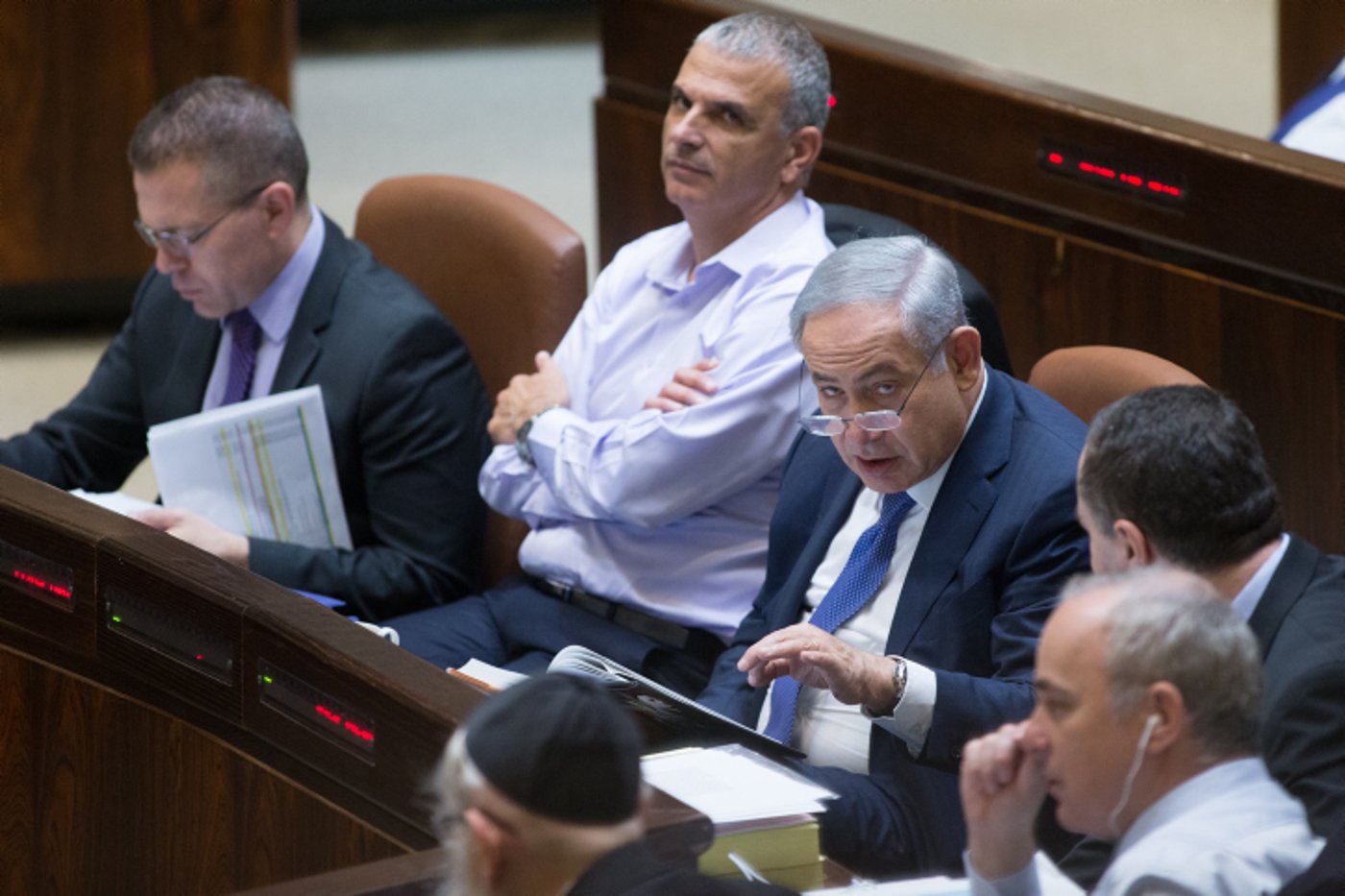 הצבעות, עייפות וצעקות • כך נראתה ההצבעה בכנסת על חוק התקציב