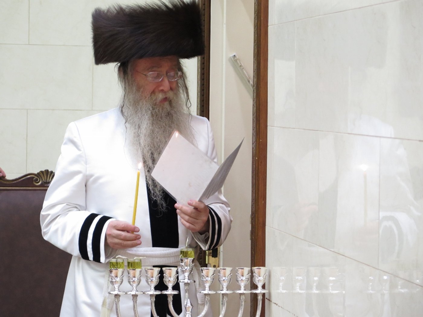 תיעוד ענק: ההדלקה בעשרות חצרות בארה"ב
