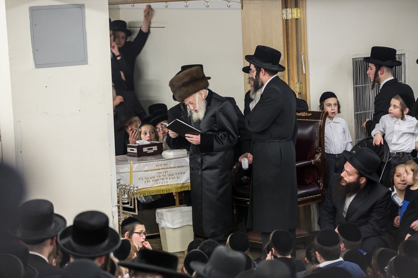 תיעוד ענק: ההדלקה בעשרות חצרות בארה"ב