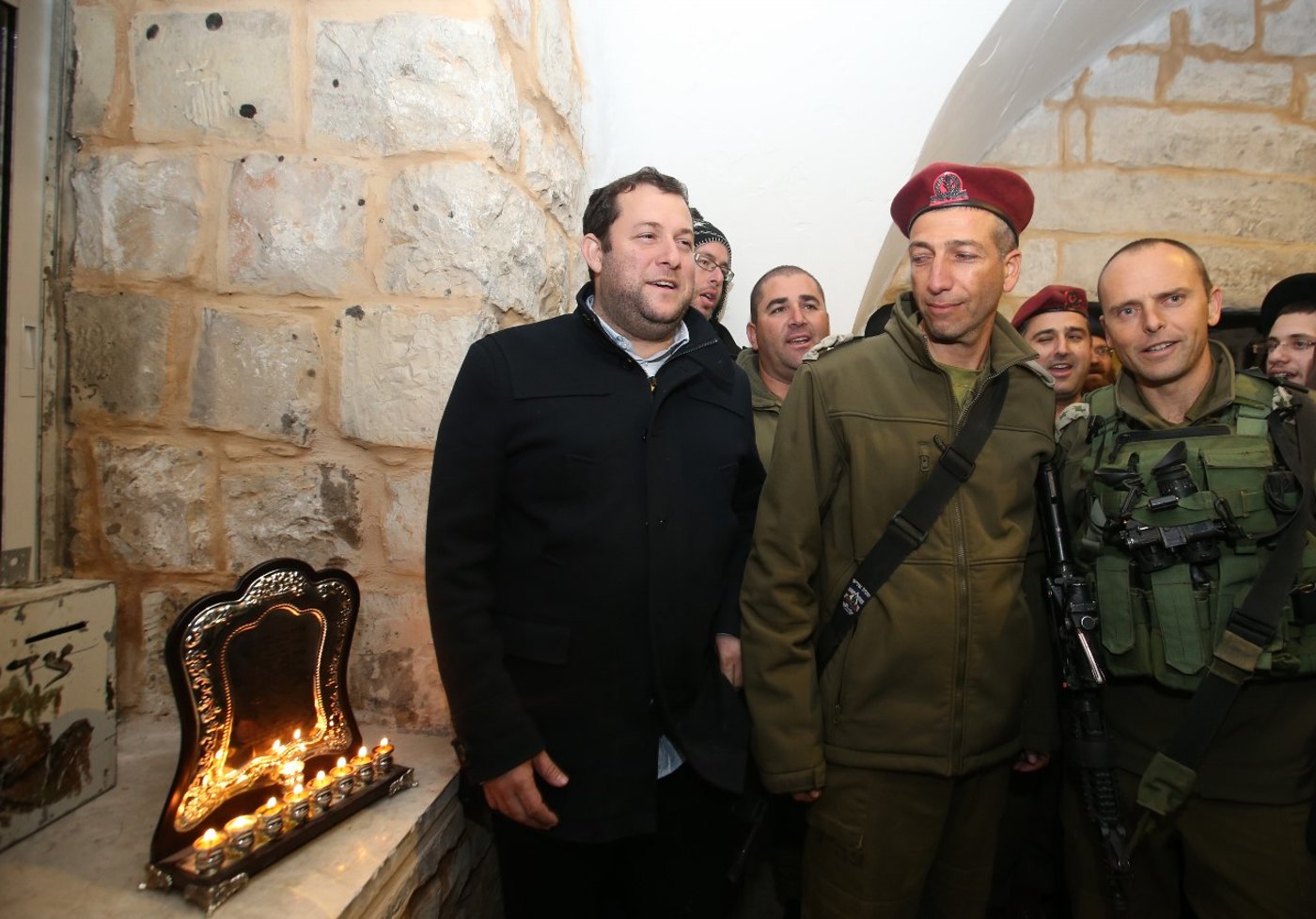 הרב פינטו בקבר יוסף: "בקרוב נראה את דברי אשר התחננתי"