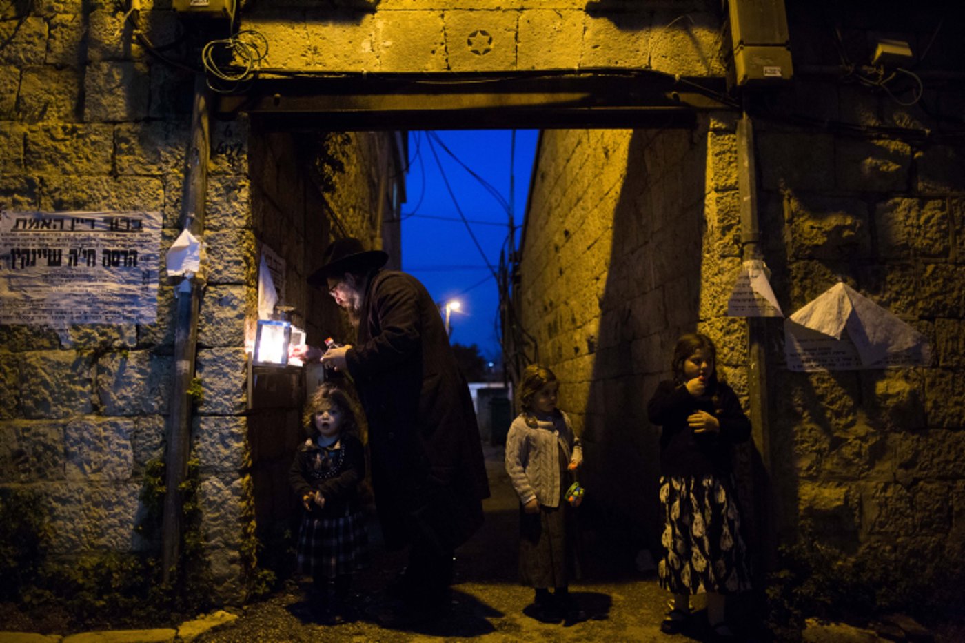 הדלקת הנר השמיני של מאה שערים • תמונות