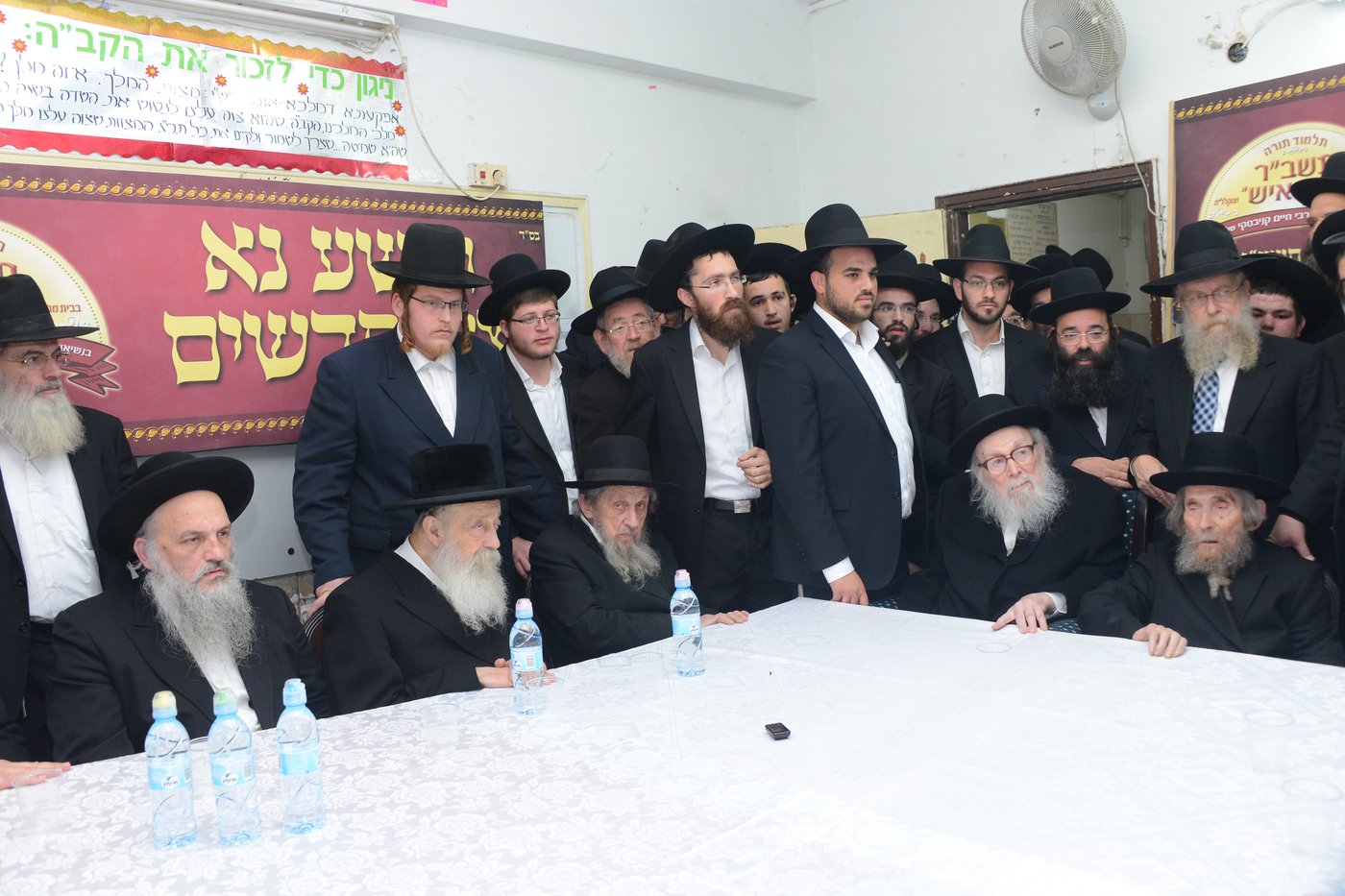 גדולי ישראל התגייסו להצלת חיידר תשב"ר המיתולוגי • תיעוד