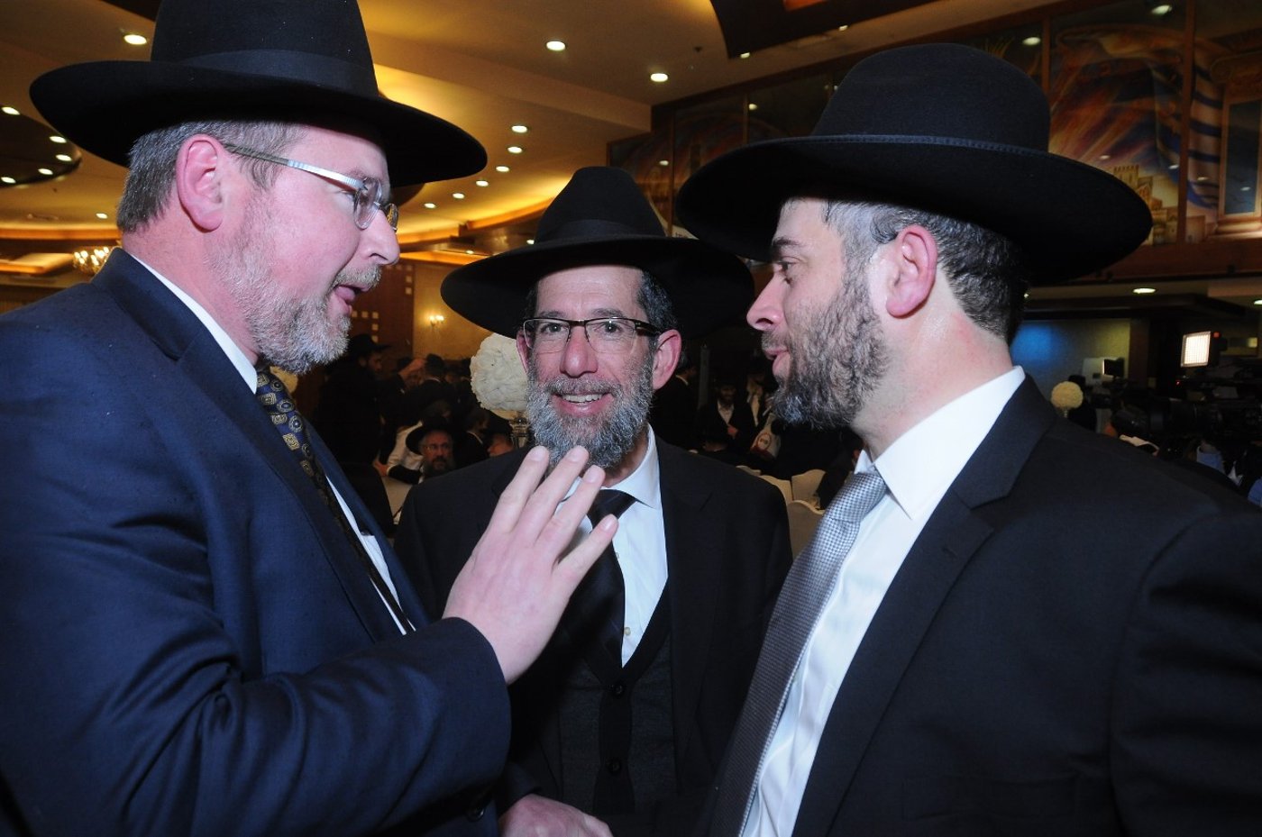 כל המי ומי בחתונת בתו של ישראל קלרמן. צפו